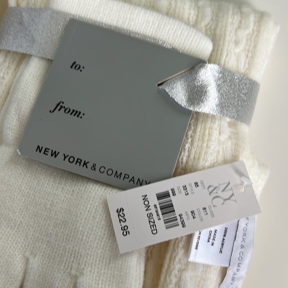 NY&Co. Scarf Set - Picture 2 of 3